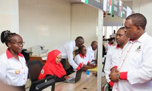 CS interacts with Huduma Staff